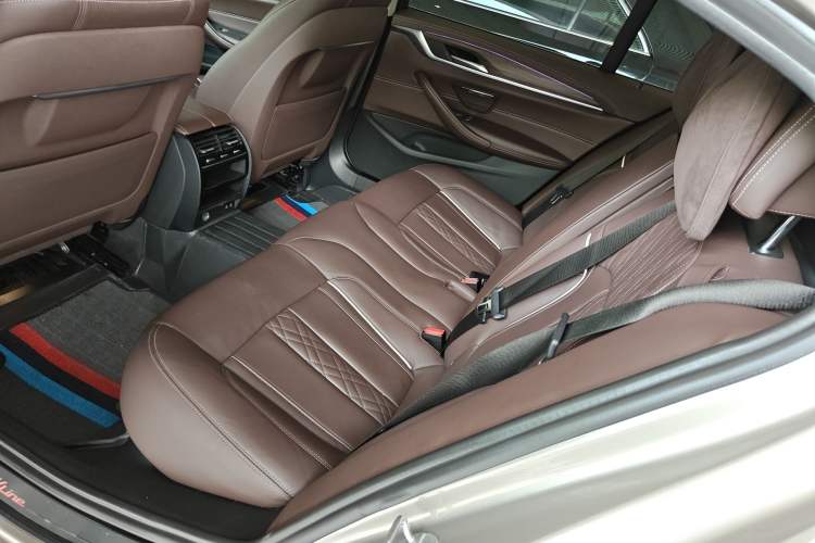 Used BMW 5 Series 2020 530Li Leading Edition Luxury Package Left Rear Seat