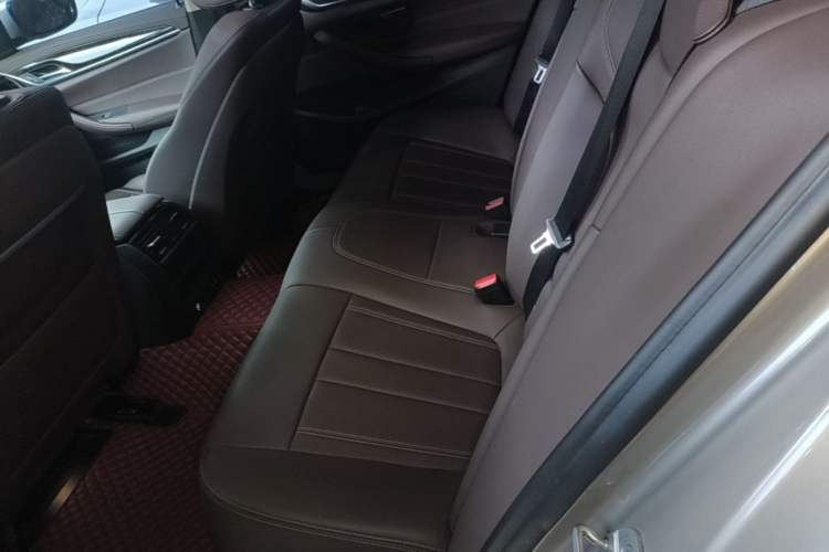 Used BMW 5 Series 2020 525Li Luxury Package Left Rear Seat