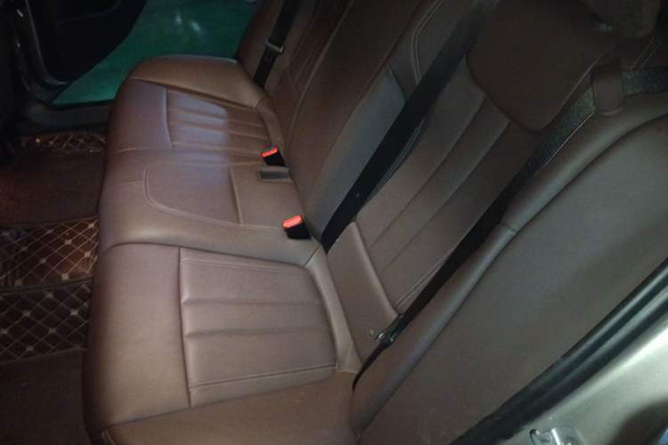 Used BMW 5 Series 2020 525Li Luxury Package Left Rear Seat