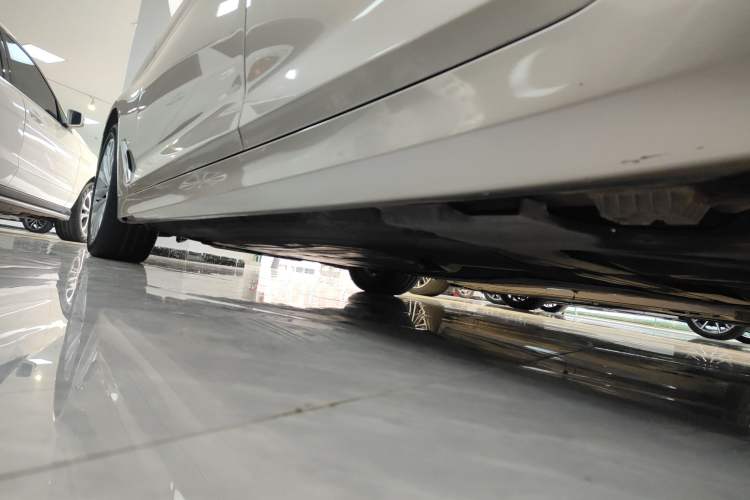 Used BMW 5 Series 2020 530Li Leading Edition Luxury Package Left Side Sill