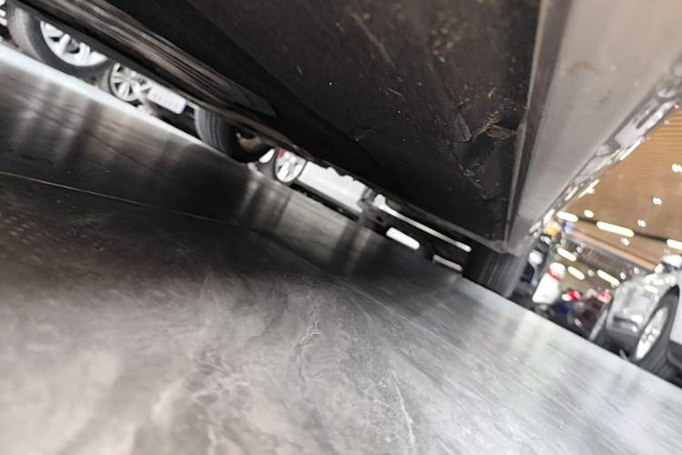 Used BMW 5 Series 2020 525Li Luxury Package Left Side Sill