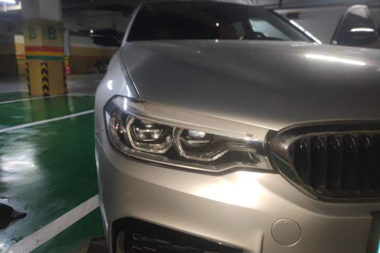 Used BMW 5 Series 2020 530Li Leading Model M Sport Package Right Front Headlight