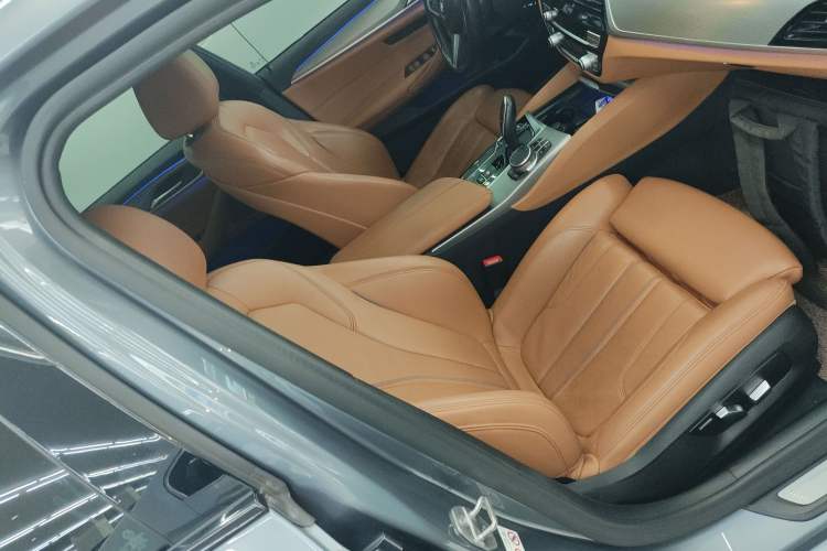 Used BMW 5 Series 2020 525i M Sport Package Right Front Seat