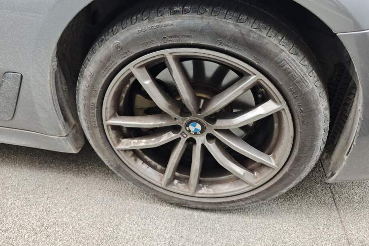 Used BMW 5 Series 2020 525i M Sport Package Right Front Wheel Hub