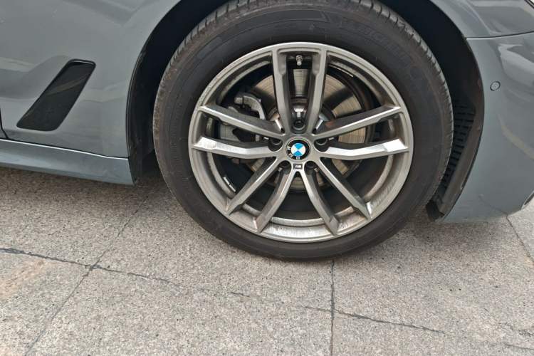 Used BMW 5 Series 2020 525i M Sport Package Right Front Wheel Hub