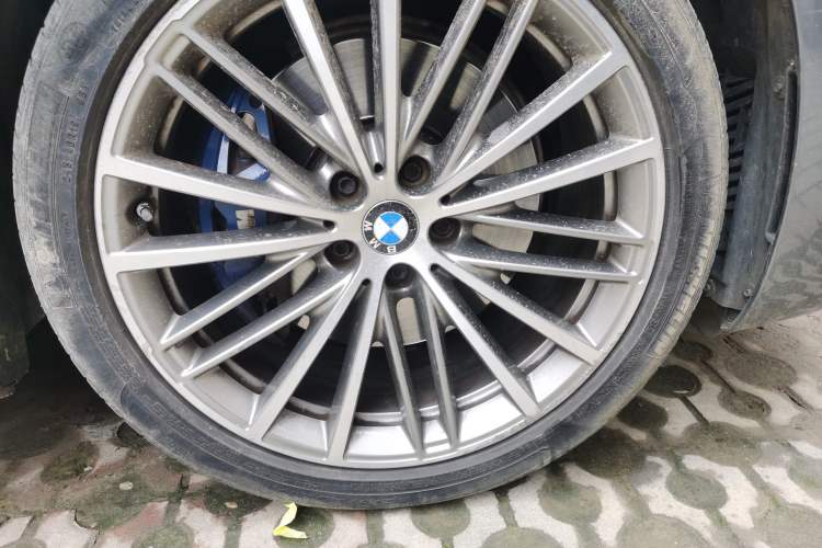 Used BMW 5 Series 2020 530i Sport Line M Sport Package Right Front Wheel Hub