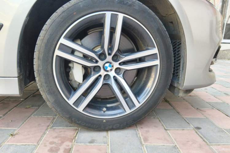 Used BMW 5 Series 2020 530Li xDrive Luxury Package Right Front Wheel Hub