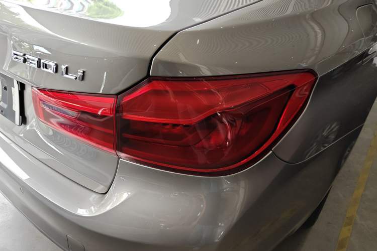 Used BMW 5 Series 2020 530Li Leading Edition Luxury Package Right Rear Taillight