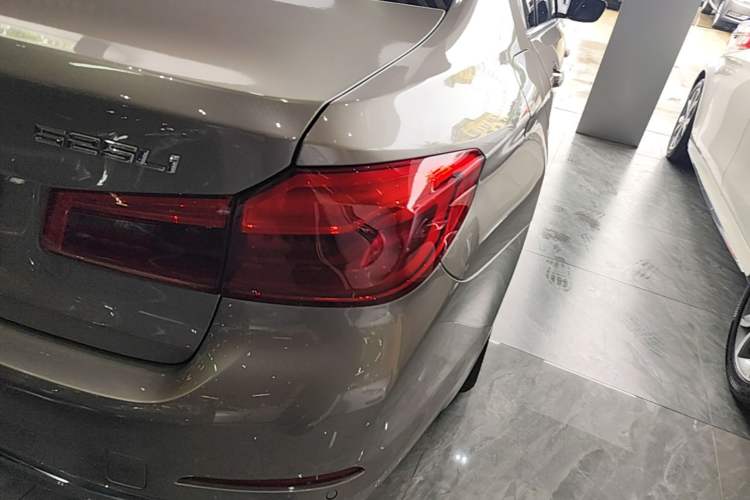 Used BMW 5 Series 2020 525Li Luxury Package Right Rear Taillight