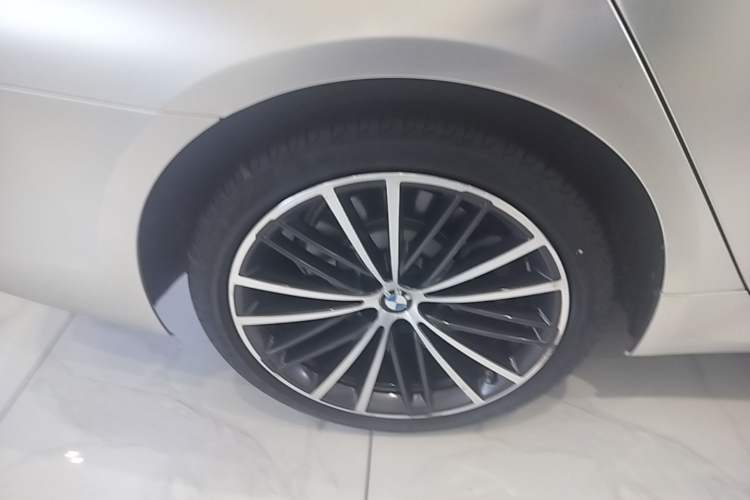Used BMW 5 Series 2020 530Li xDrive M Sport Package Right Rear Wheel Hub