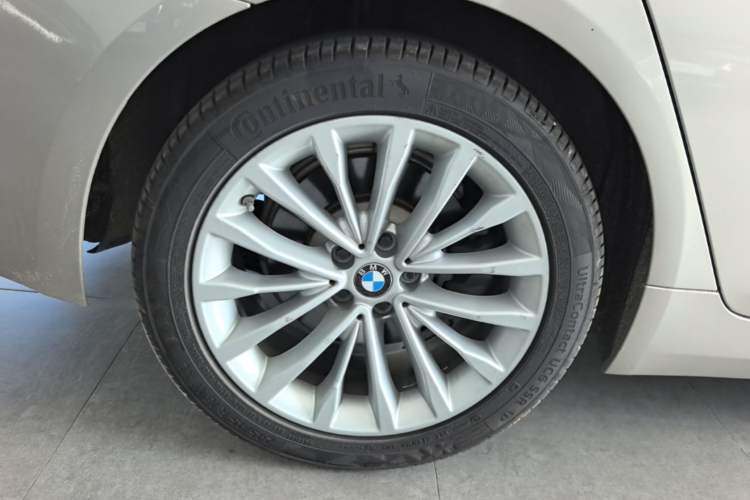 Used BMW 5 Series 2020 530Li Leading Edition Luxury Package Right Rear Wheel Hub