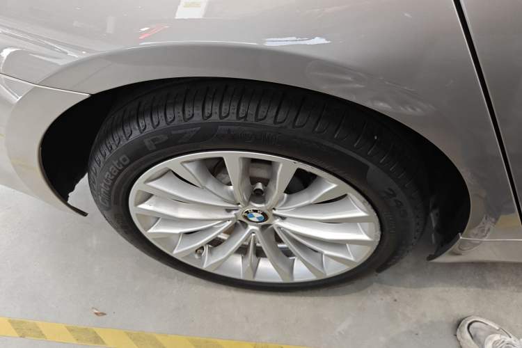 Used BMW 5 Series 2020 530Li Leading Edition Luxury Package Right Rear Wheel Hub