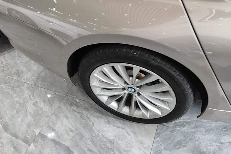 Used BMW 5 Series 2020 525Li Luxury Package Right Rear Wheel Hub