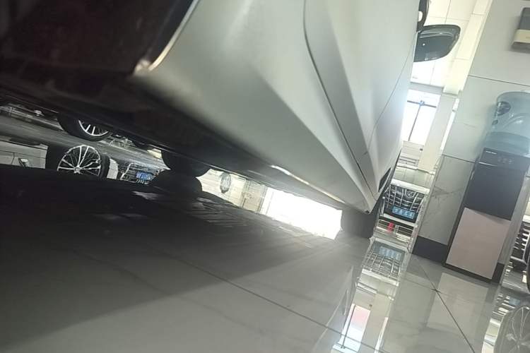 Used BMW 5 Series 2020 530Li xDrive M Sport Package Right Side Sill