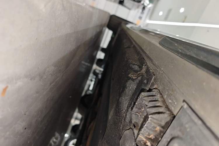 Used BMW 5 Series 2020 530Li Leading Edition Luxury Package Right Side Sill