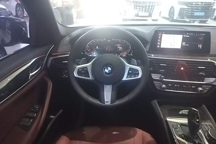 Used BMW 5 Series 2020 530Li xDrive M Sport Package Steering Wheel
