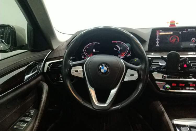 Used BMW 5 Series 2020 525Li Luxury Package Steering Wheel