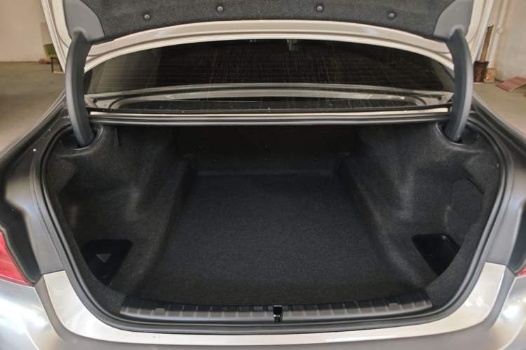 Used BMW 5 Series 2020 530Li Leading Edition Luxury Package Trunk