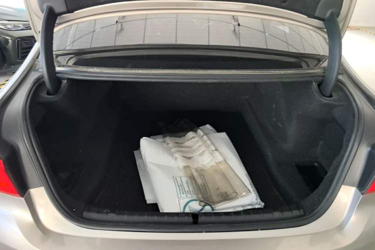Used BMW 5 Series 2020 530Li Leading Edition Luxury Package Trunk