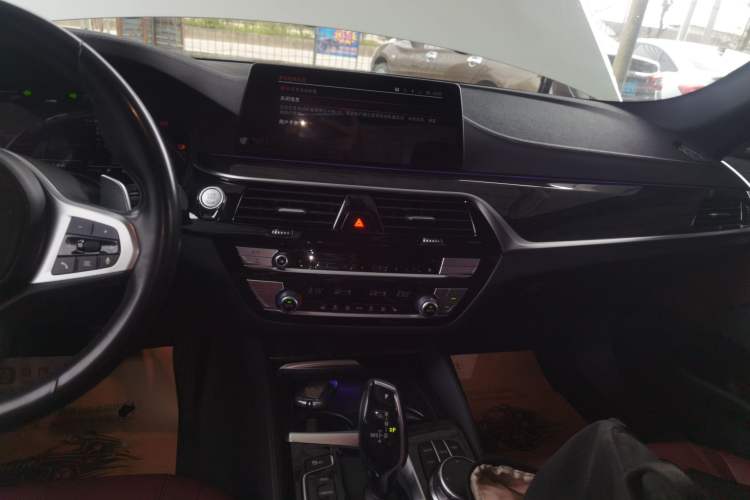 Used BMW 5 Series 2020 530Li Leading Model M Sport Package Audio And AC Panel