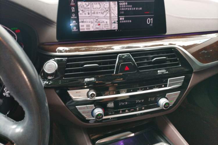 Used BMW 5 Series 2020 525Li Luxury Package Audio And AC Panel