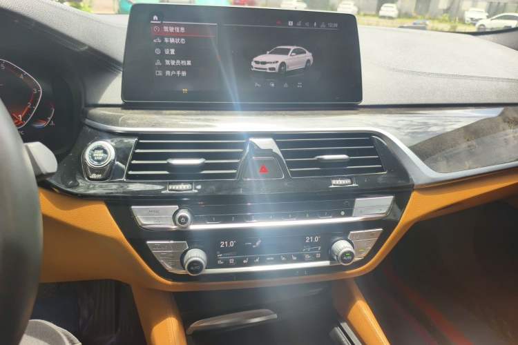 Used BMW 5 Series 2020 530Li Luxury Edition M Sport Package Audio And AC Panel
