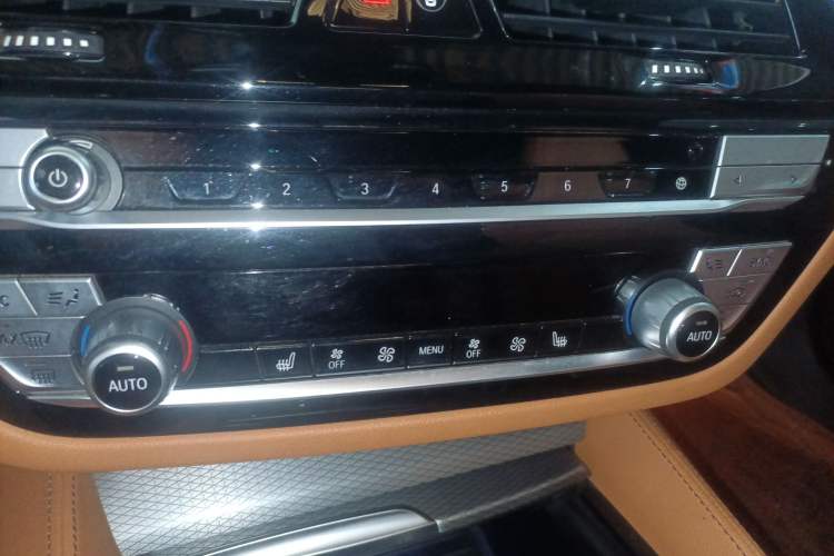 Used BMW 5 Series 2020 530i M Sport Package Audio And AC Panel