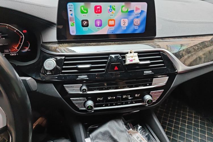 Used BMW 5 Series 2020 530Li Leading Model M Sport Package Audio And AC Panel