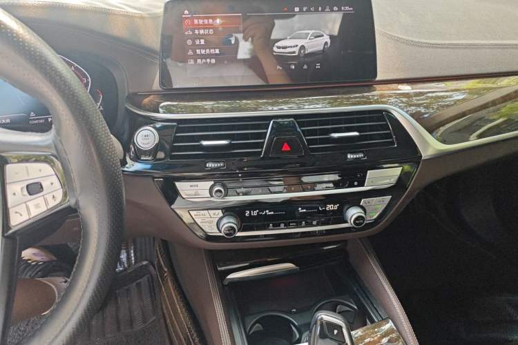 Used BMW 5 Series 2020 525Li Luxury Package Audio And AC Panel