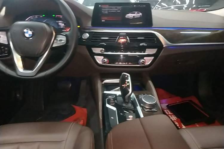 Used BMW 5 Series 2020 525Li Luxury Package Audio And AC Panel