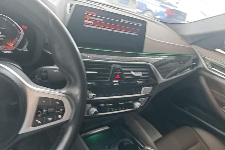 Used BMW 5 Series 2020 525Li M Sport Package Audio And AC Panel