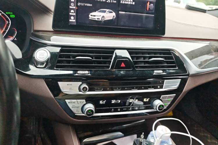 Used BMW 5 Series 2020 525Li M Sport Package Audio And AC Panel