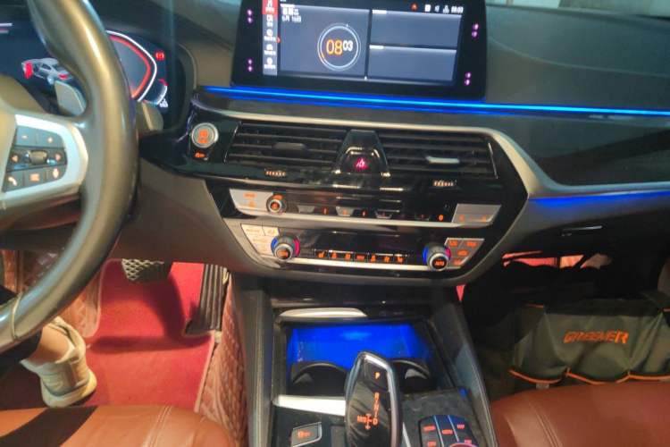 Used BMW 5 Series 2020 530Li Leading Model M Sport Package Audio And AC Panel