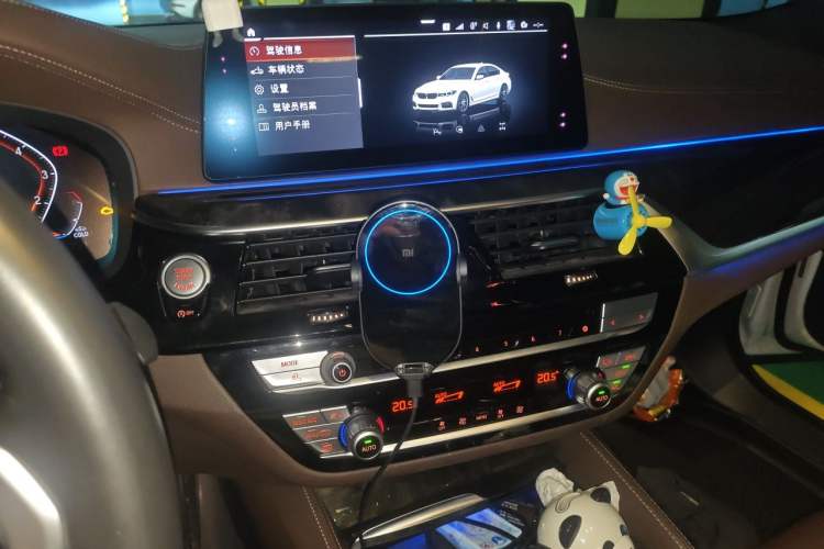 Used BMW 5 Series 2020 525Li M Sport Package Audio And AC Panel