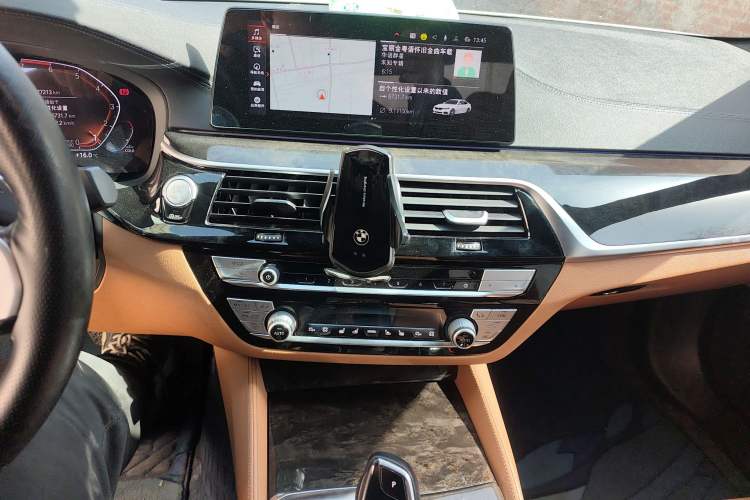 Used BMW 5 Series 2020 530Li Luxury Edition M Sport Package Audio And AC Panel