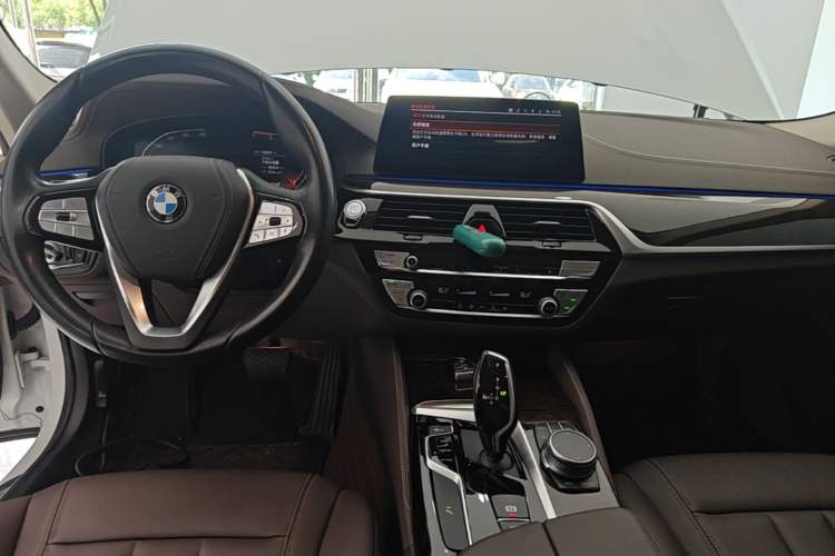 Used BMW 5 Series 2020 525Li Luxury Package Center Console