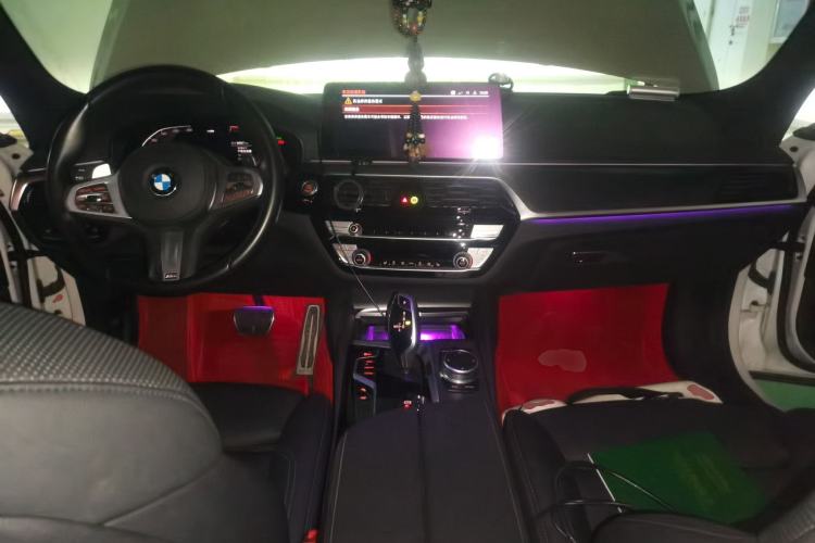 Used BMW 5 Series 2020 530i Sport Line M Sport Package Center Console