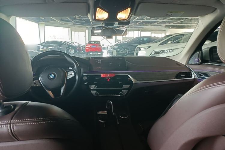 Used BMW 5 Series 2020 530Li xDrive Luxury Package Center Console