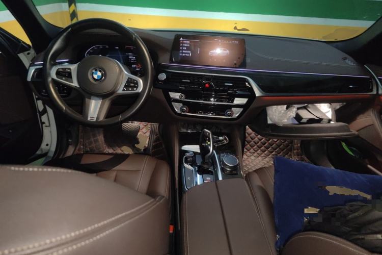 Used BMW 5 Series 2020 525Li M Sport Package Center Console