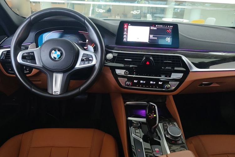 Used BMW 5 Series 2020 530Li Leading Model M Sport Package Center Console
