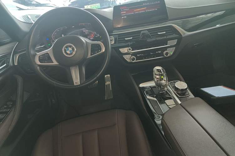 Used BMW 5 Series 2020 525Li M Sport Package Center Console