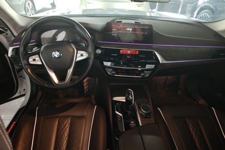 Used BMW 5 Series 2020 530Li xDrive Luxury Package Center Console