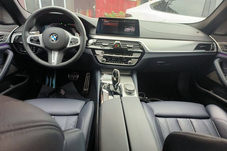 Used BMW 5 Series 2020 530i M Sport Package Center Console