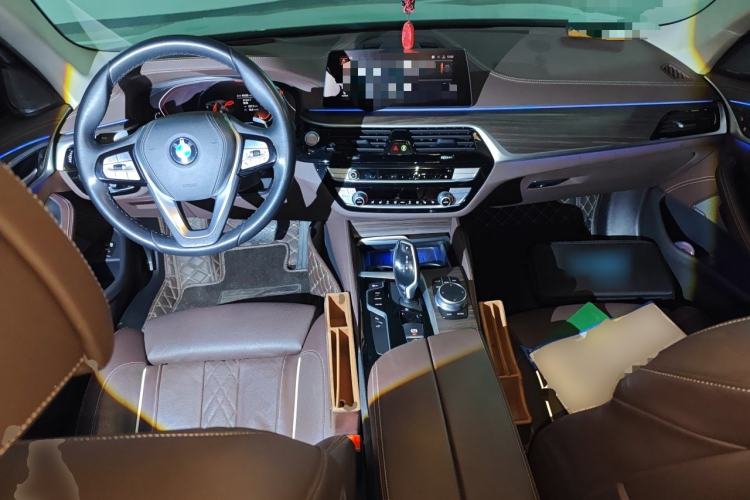 Used BMW 5 Series 2020 530Li xDrive Luxury Package Center Console