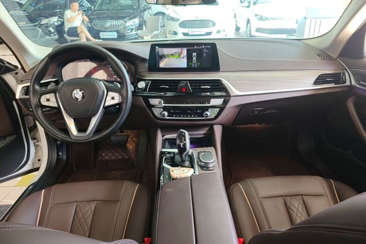 Used BMW 5 Series 2020 530Li Leading Edition Luxury Package Center Console