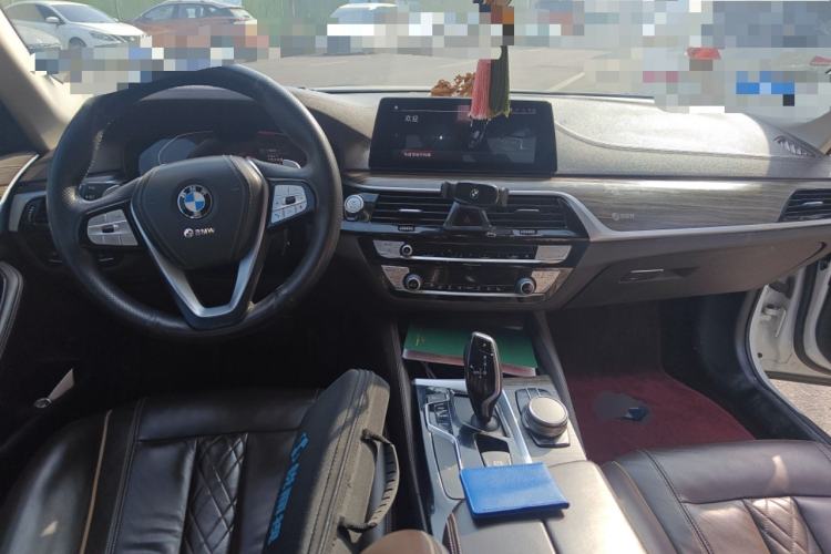 Used BMW 5 Series 2020 530Li xDrive Luxury Package Center Console
