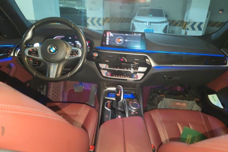 Used BMW 5 Series 2020 530Li Leading Model M Sport Package Center Console
