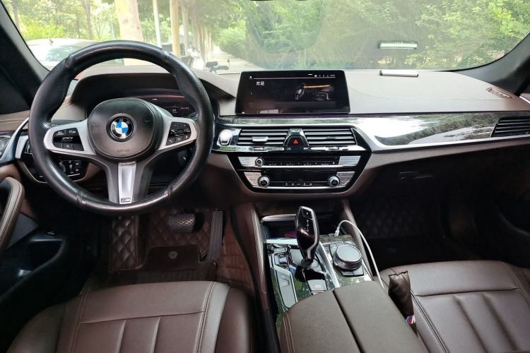 Used BMW 5 Series 2020 525Li M Sport Package Center Console