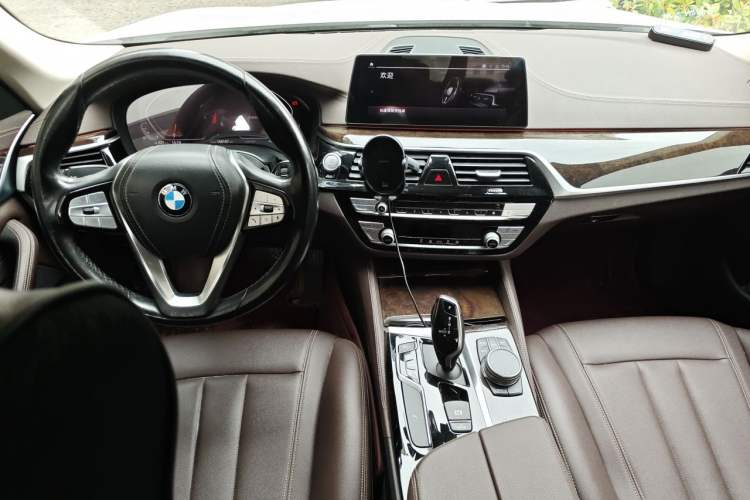 Used BMW 5 Series 2020 525Li Luxury Package Center Console