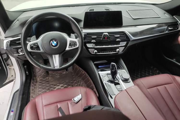 Used BMW 5 Series 2020 530Li Leading Model M Sport Package Center Console
